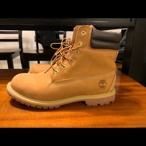 Tan Women’s Timberlands